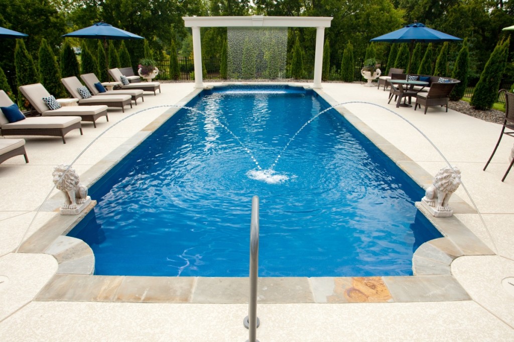 A Luxurious Fiberglass Pool in Nashville, TN