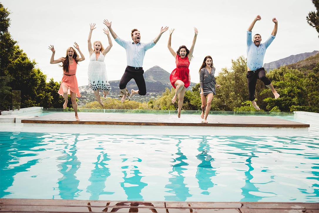 11 Secrets to Hosting a Great Pool Party