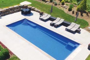 Photo of installed Goliath poolwith Infinity Edge feature Turtlemodel from Thursday Pools